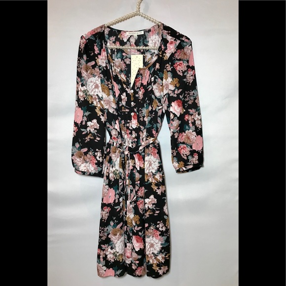 Daniel Rainn Dresses & Skirts - NWT - Daniel Rainn Black Floral 3/4 Sleeve Dress